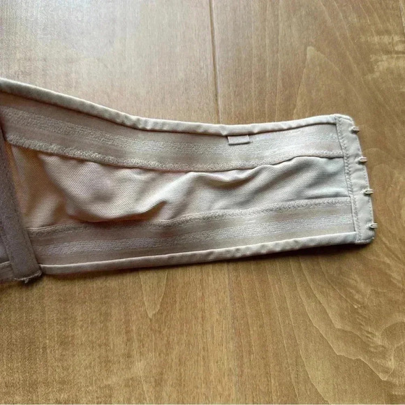 Savage x Fenty Core Microfiber Strapless Bra, Honey Nude, Size 38B - Picture 13 of 16